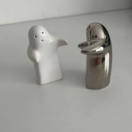 Porcelain hugging ghost salt and pepper shakers like new