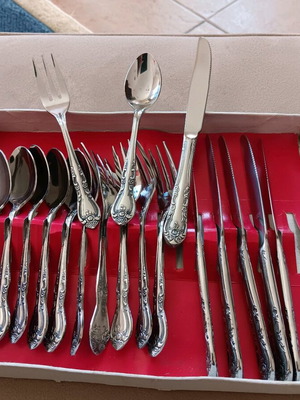 Silver cutlery set like new
