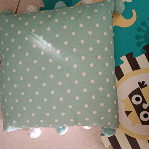 Nef nef crib set like new, piqué blanket and filled pillow