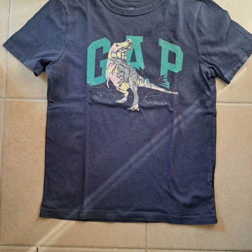 GAP Kids T-shirt like new, organic cotton, dinosaur print, size M