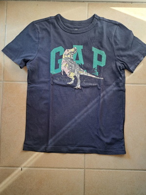 Μπλούζα GAP Kids σαν καινούργιο, organic cotton, με δεινόσαυρο, μέγεθος M