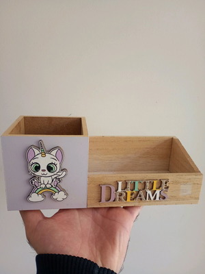 Wooden desk pencil holder used in very good condition