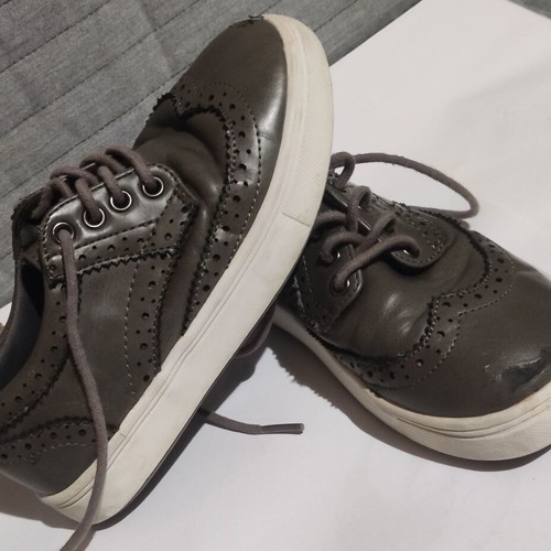 Children's shoes used, 5 pairs No 31 - 33