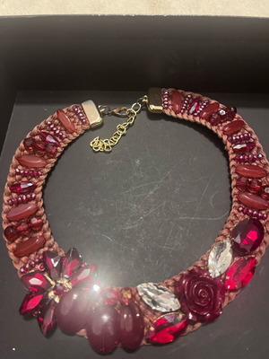 Necklace used with red stones