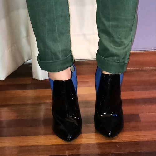 Alberto Guardiani women's shoes like new, black patent leather with blue details, size 39