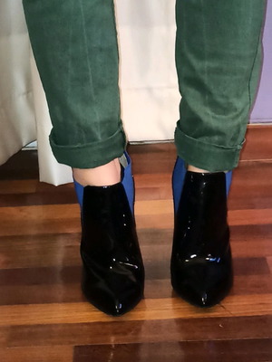 Alberto Guardiani women's shoes like new, black patent leather with blue details, size 39