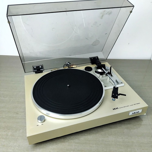 Akai AP-B20 Vintage Turntable used, belt drive auto-return, made in Japan