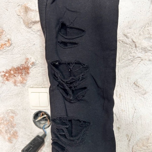 Happiness Distressed Joggers size M used, black