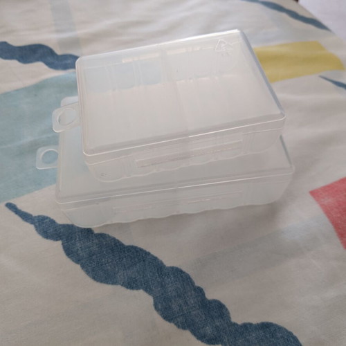 Transparent battery case for AA and AAA batteries new