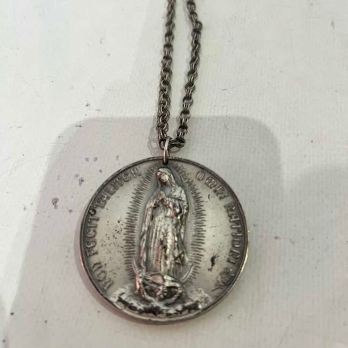 Religious pendant used, depicting Our Lady of Guadalupe 5cm