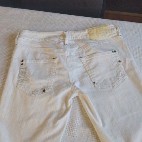 Diesel white straight-leg jean like new, size 29