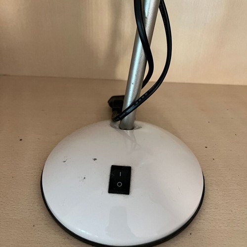 White desk lamp with metal arm, like new