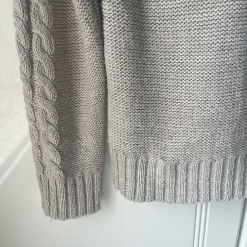 Bundle of 2 knitted women's sweaters beige/grey and dusty pink like new, size S