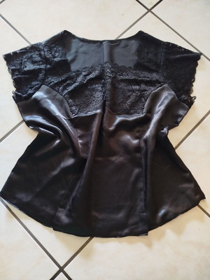 Women's satin blouse with lace details, like new, black
