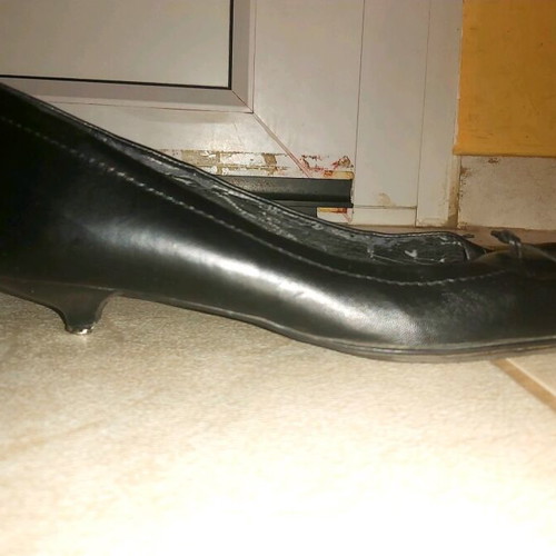 Fundulakis vintage black low-heeled pumps size 38 used, heel repair needed
