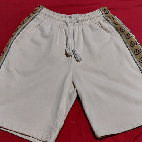 Gucci Bermuda shorts medium beige like new