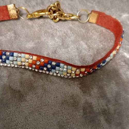 Adjustable collar for small dog or cat like new