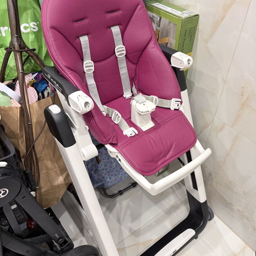 Peg Perego Siesta Follow Me high chair, fuchsia