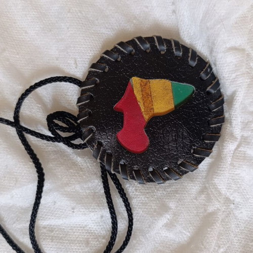 Vintage leather Africa medallion necklace used, 90s hip-hop rasta style