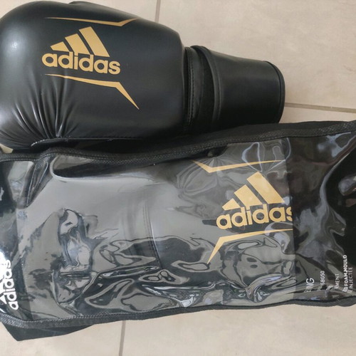 Adidas Kids Boxing Gloves 8oz like new
