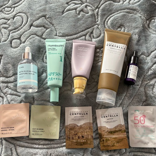 Korean skincare set like new with gifts