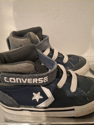 Παιδικά αθλητικά παπούτσια Converse unisex νούμερο 22, πολύ καλή κατάσταση