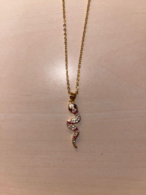Julia Bergovich necklace new, gold