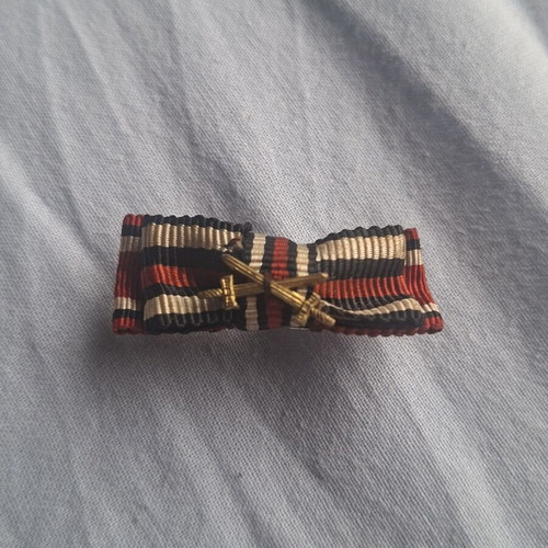 Authentic German Feldspange WWI military ribbon with swords