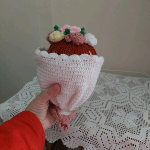Knitted doll bouquet of flowers new