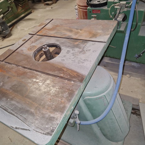 Sfoura used, multipurpose tool