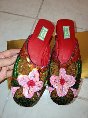 Παντόφλες Adam's Shoes καινούργιες, νούμερο 39, πολύχρωμο vintage σχέδιο