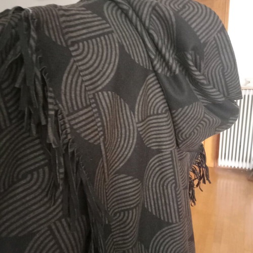Sleeveless jacket new with fringes and hood in olive color