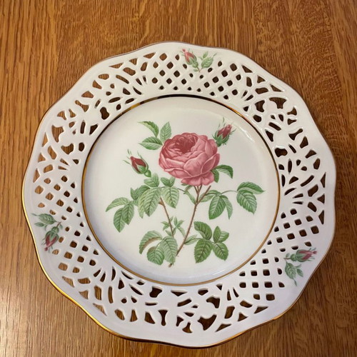 Rosa Classica 12 συλλεκτικά πιάτα πορσελάνης καινούργια με χρυσό φινίρισμα