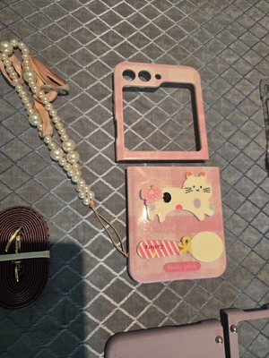 Samsung Z Flip 5 cases set of 6 like new from Temu