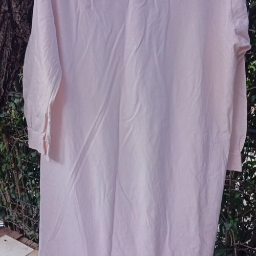 Nightgown like new, size XL to 2XL, long sleeve, buttoned