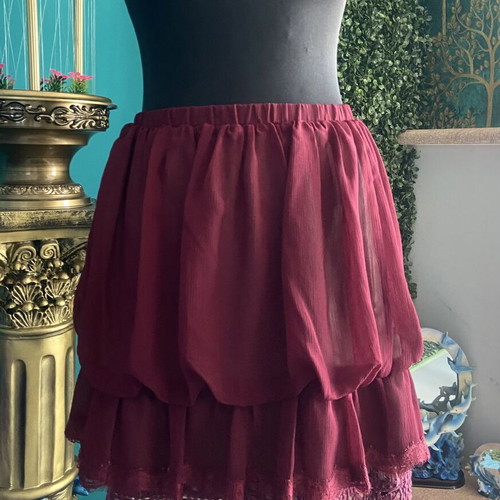 Bordeaux skirt with lace, like new, size M