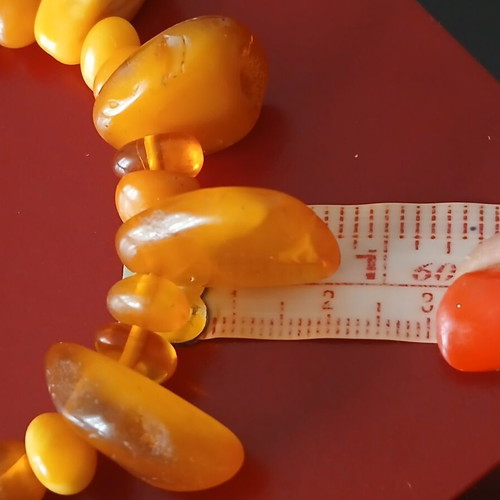 Necklace with genuine amber 45 cm like new