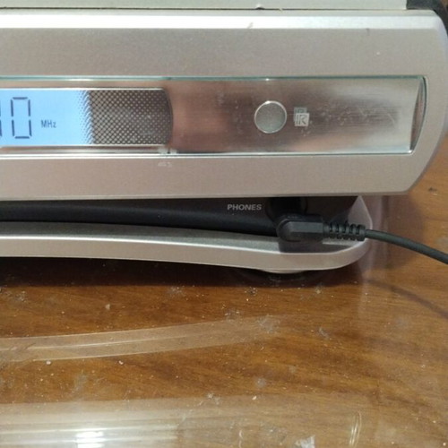SANYO radio amplifier 2x40 watts, CD, auxiliary input