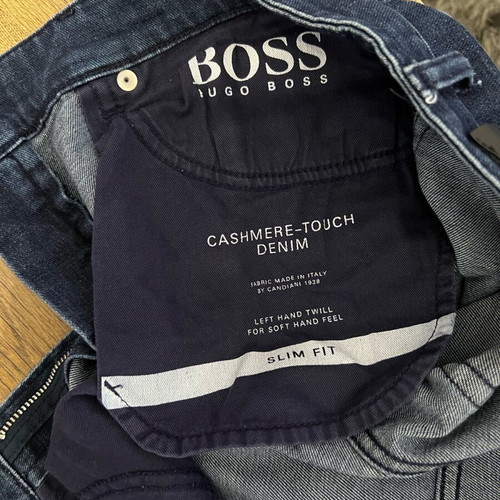 Hugo Boss men's slim fit denim like new, blue