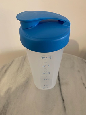 Tupperware shaker 600 ml new