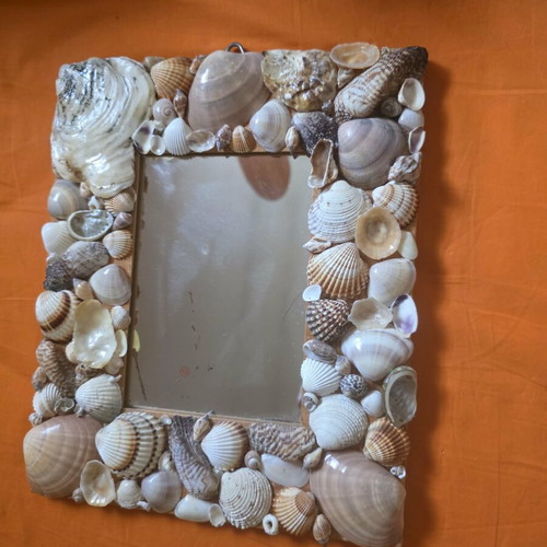 Small decorative mirror with seashells like new