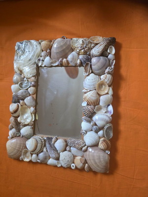 Small decorative mirror with seashells like new