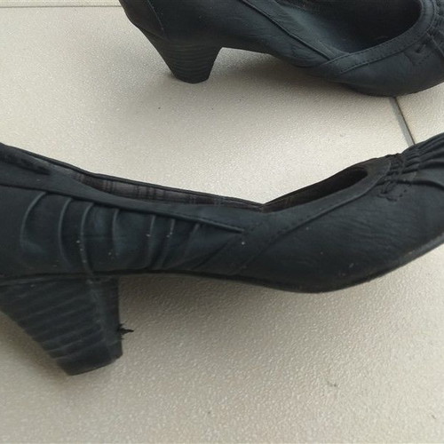 Black Italian pumps used size 38
