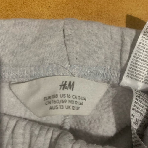 H&M gray sportswear used for 13 years old, size 158 cm