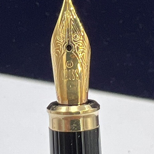 Cross pen like new, without box