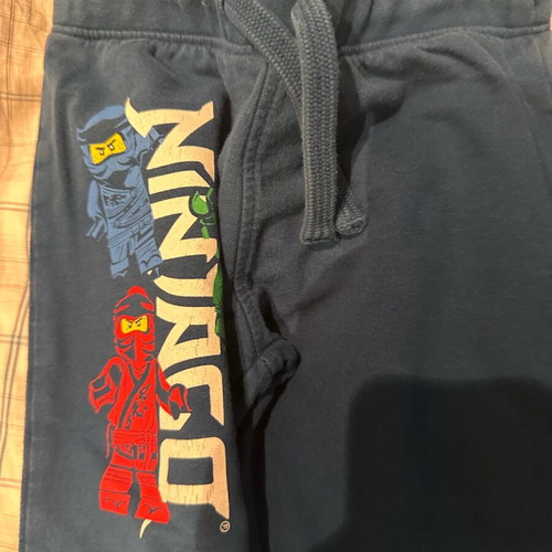 Φόρμες Lego Ninjago για 4 ετών σαν καινούργιες, μεγέθη 98-104