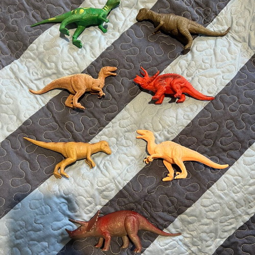 Dinosaur figures like new, pack of 7 pieces