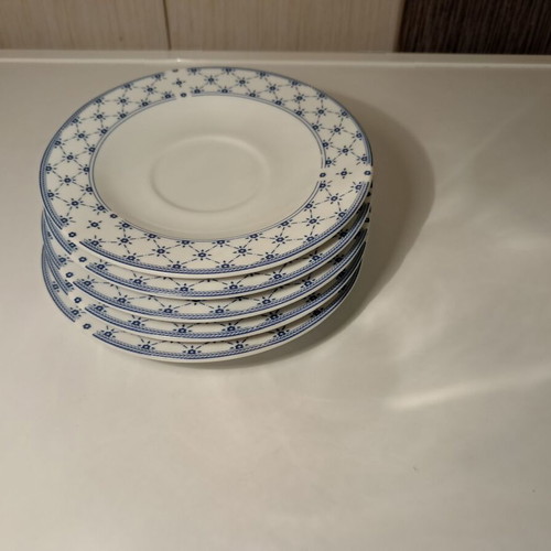 Vintage porcelain tea saucers set of 6, diameter 13.5 cm, new