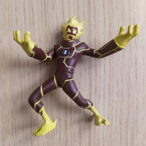 Ben 10 Heatblast figure 7 cm like new with movable parts