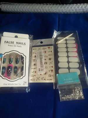 Press on Nails manicure care set with nail art accessories